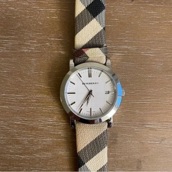 Burberry Women’s Watch - Picture 1 of 3